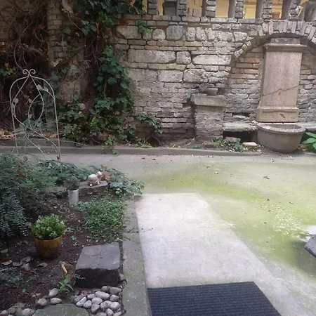 Apartment Mysterious Garden *